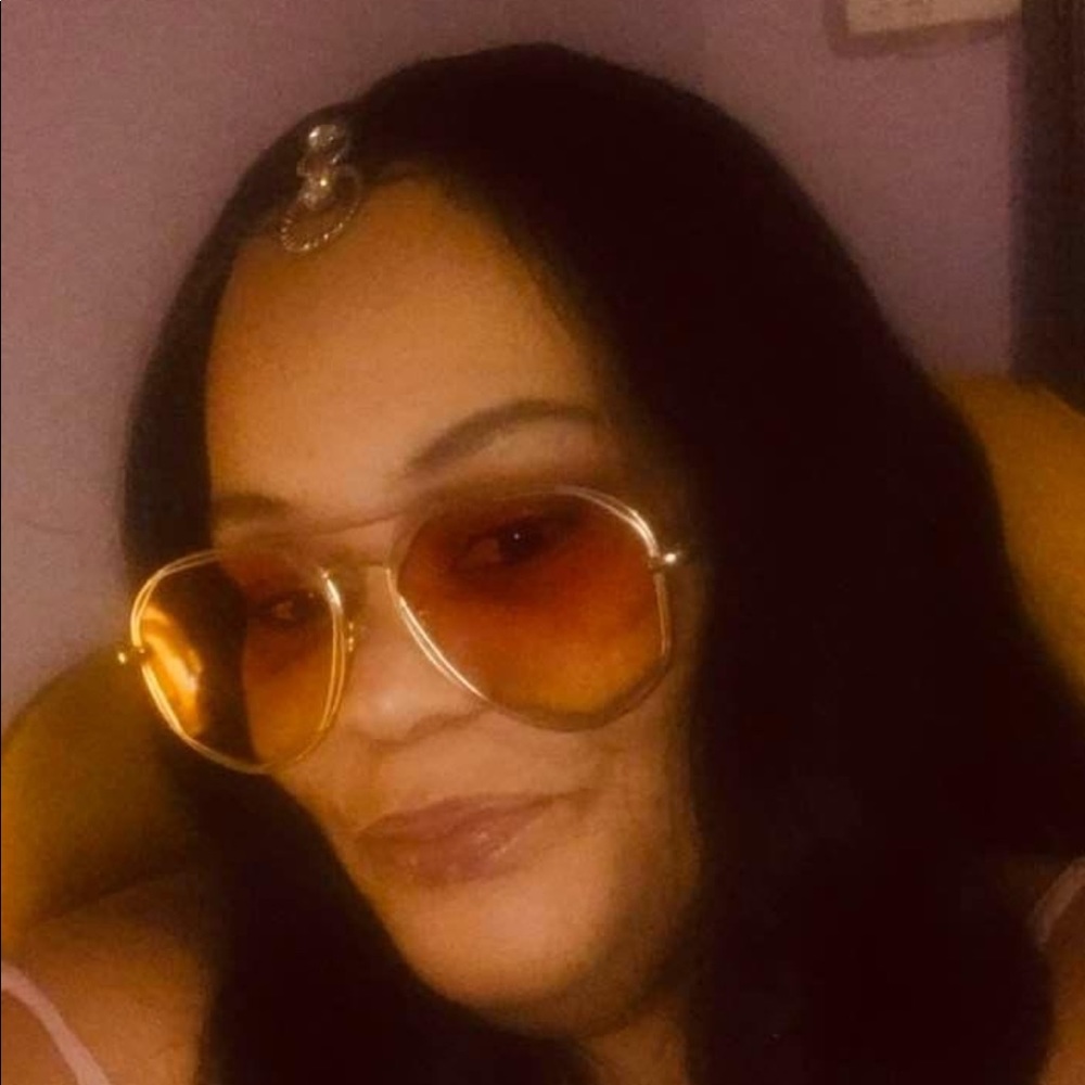 Meet your Posher, Yolanda
